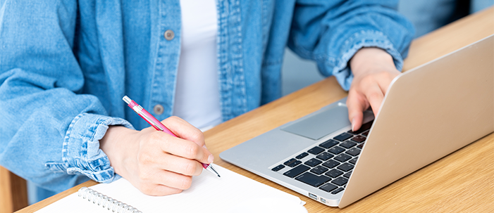 秋田先生とセミナーで会う様子